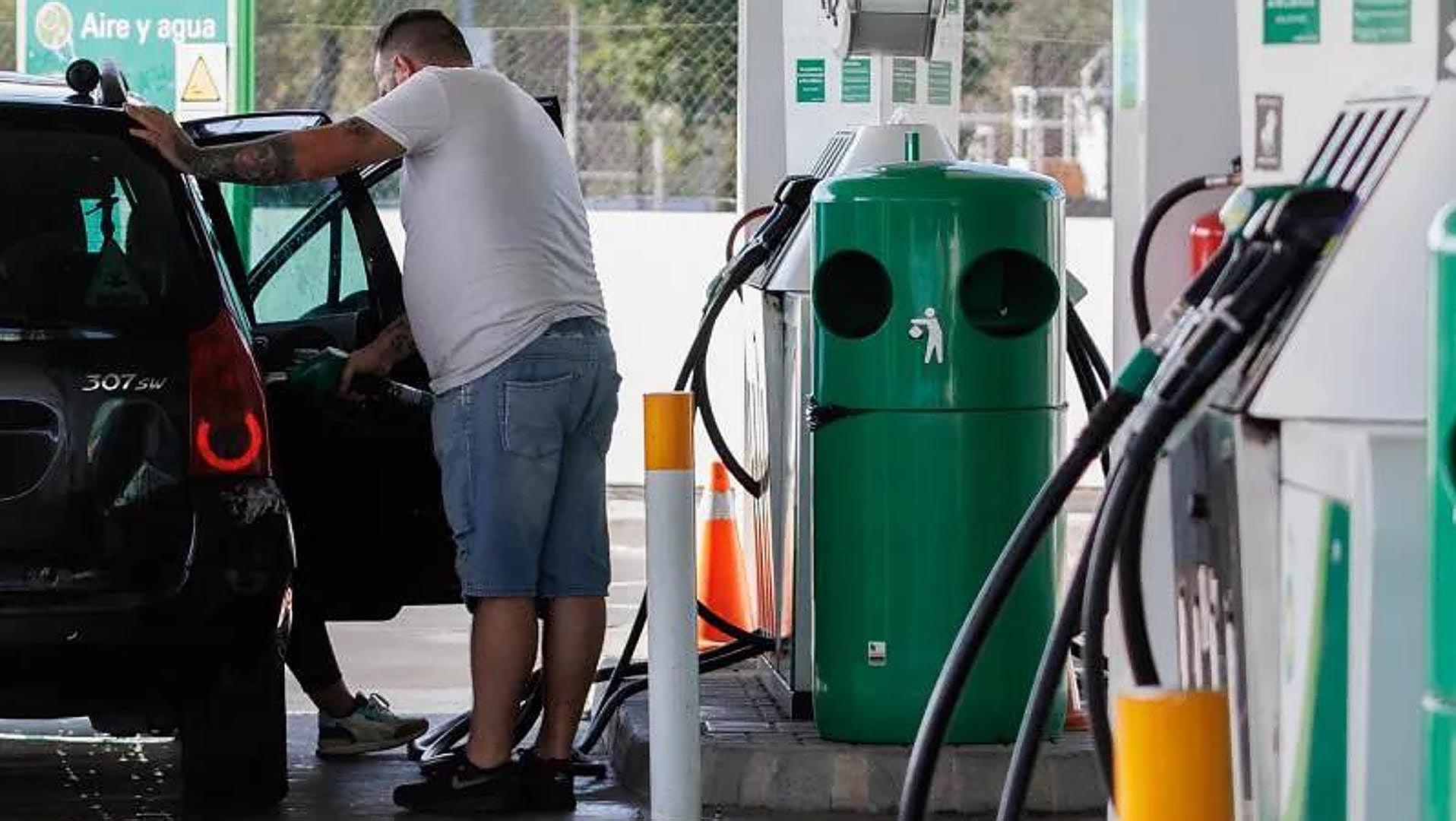 Fuel prices in Spain fall again to new annual lows Sur in English